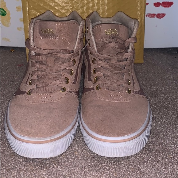 grey and rose gold vans